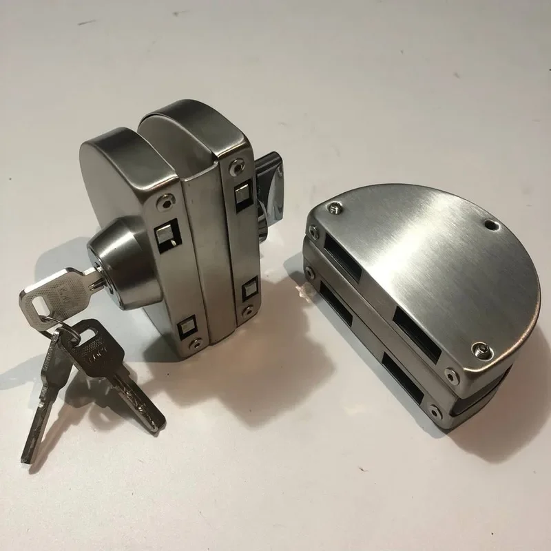 Double Open Glass Door Lock, A - Home Office Immigration avaliação e preço